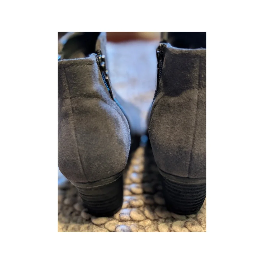 Blondo Waterproof Grey Suede Ankle Boots Block Heel Booties Almond Toe size 7
